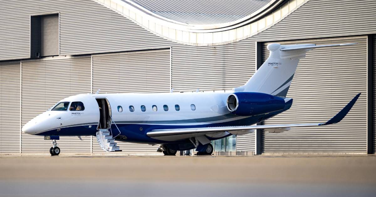 How Fast Do Commercial Planes Fly? BitLux